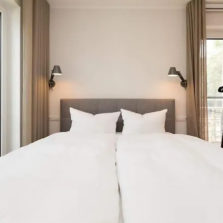 Strandgruen App 03 *